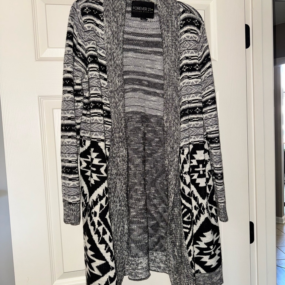 Forever 21 Black and White Geometric Cardigan